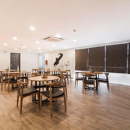 Super Townhouse Xotel Chennai Exteriör bild