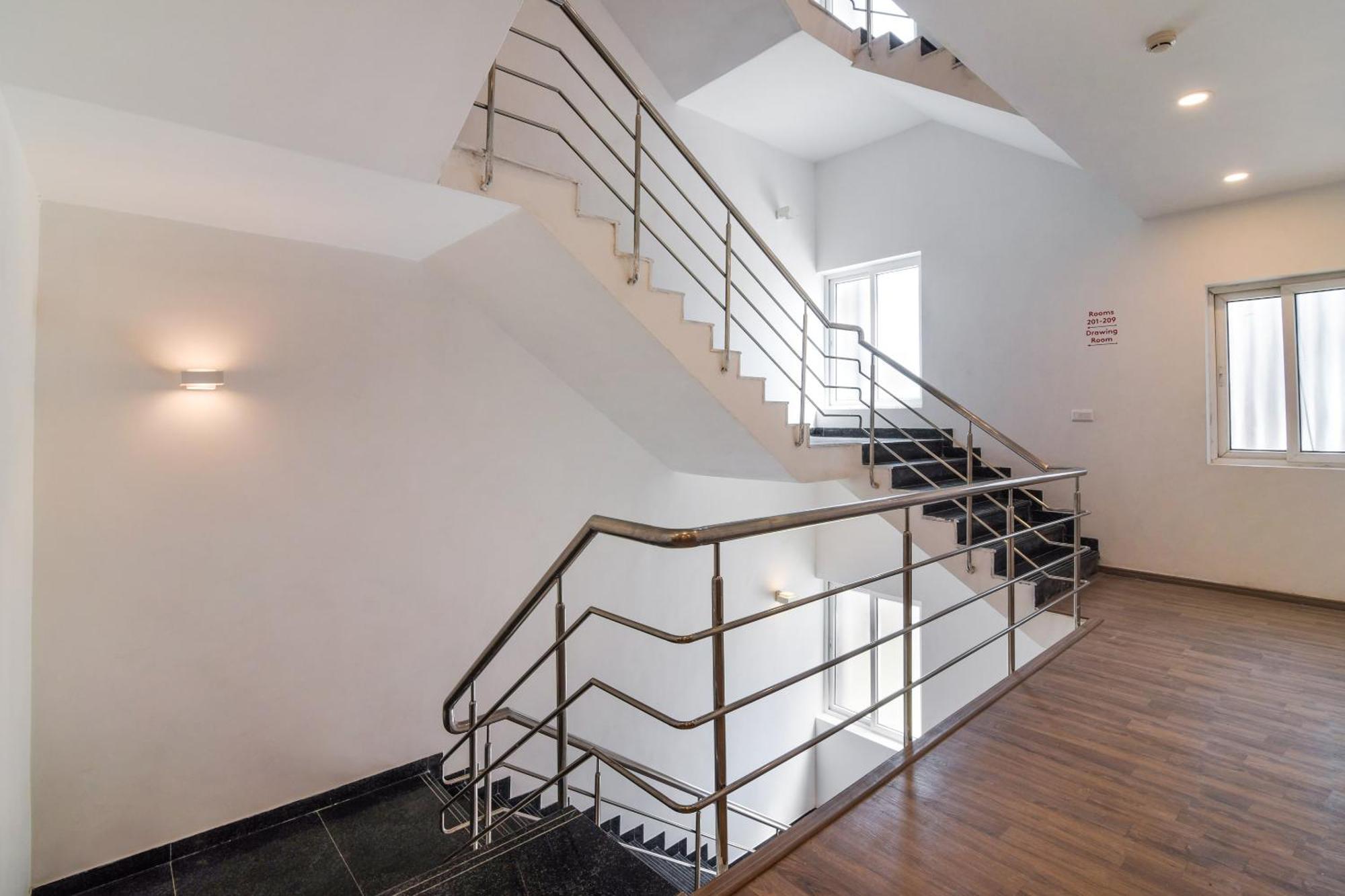 Super Townhouse Xotel Chennai Exteriör bild