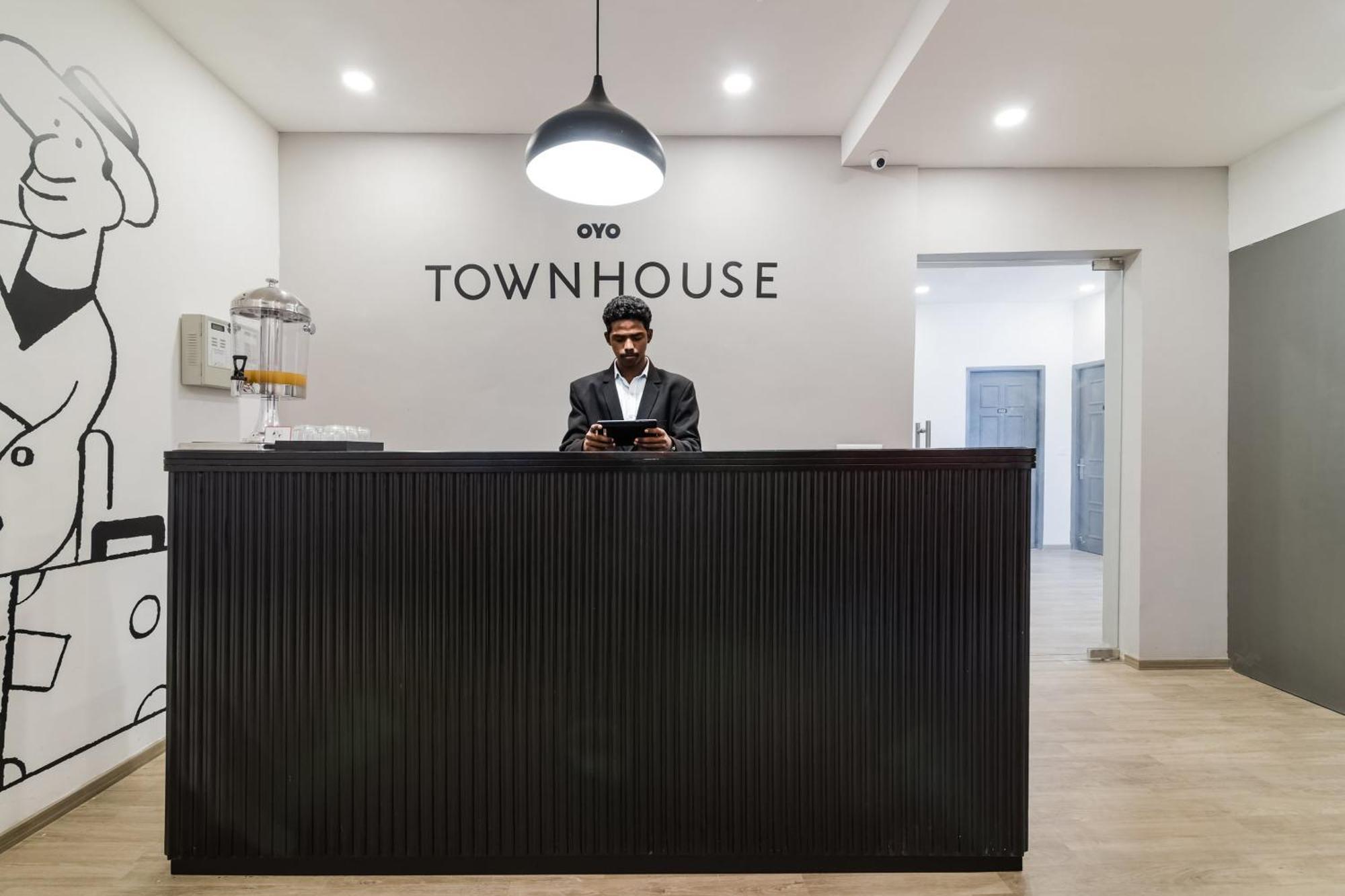 Super Townhouse Xotel Chennai Exteriör bild