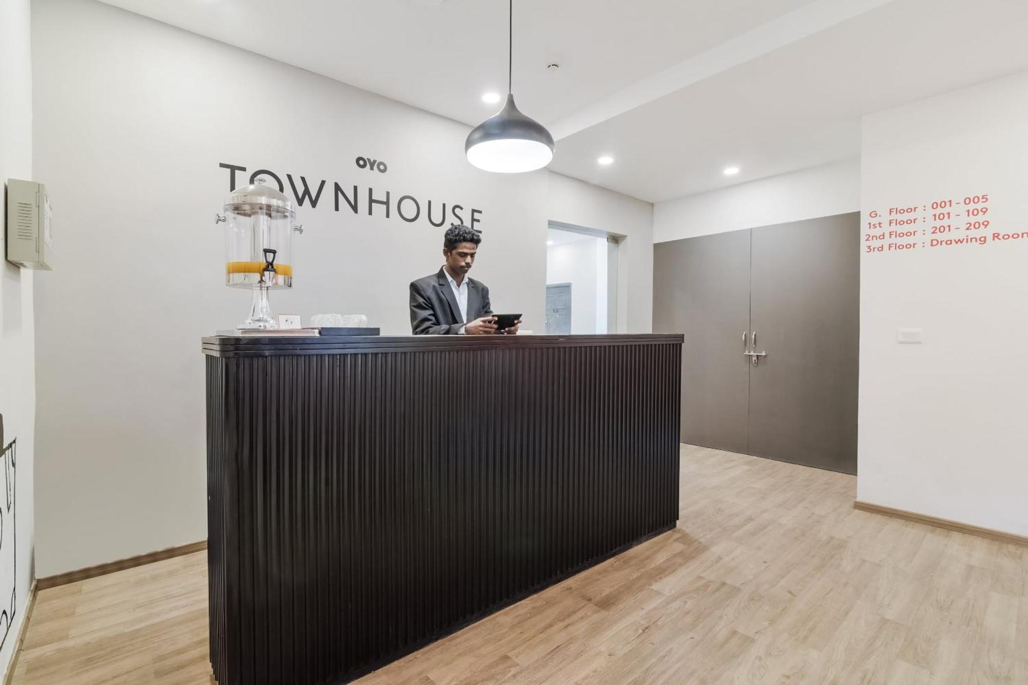 Super Townhouse Xotel Chennai Exteriör bild