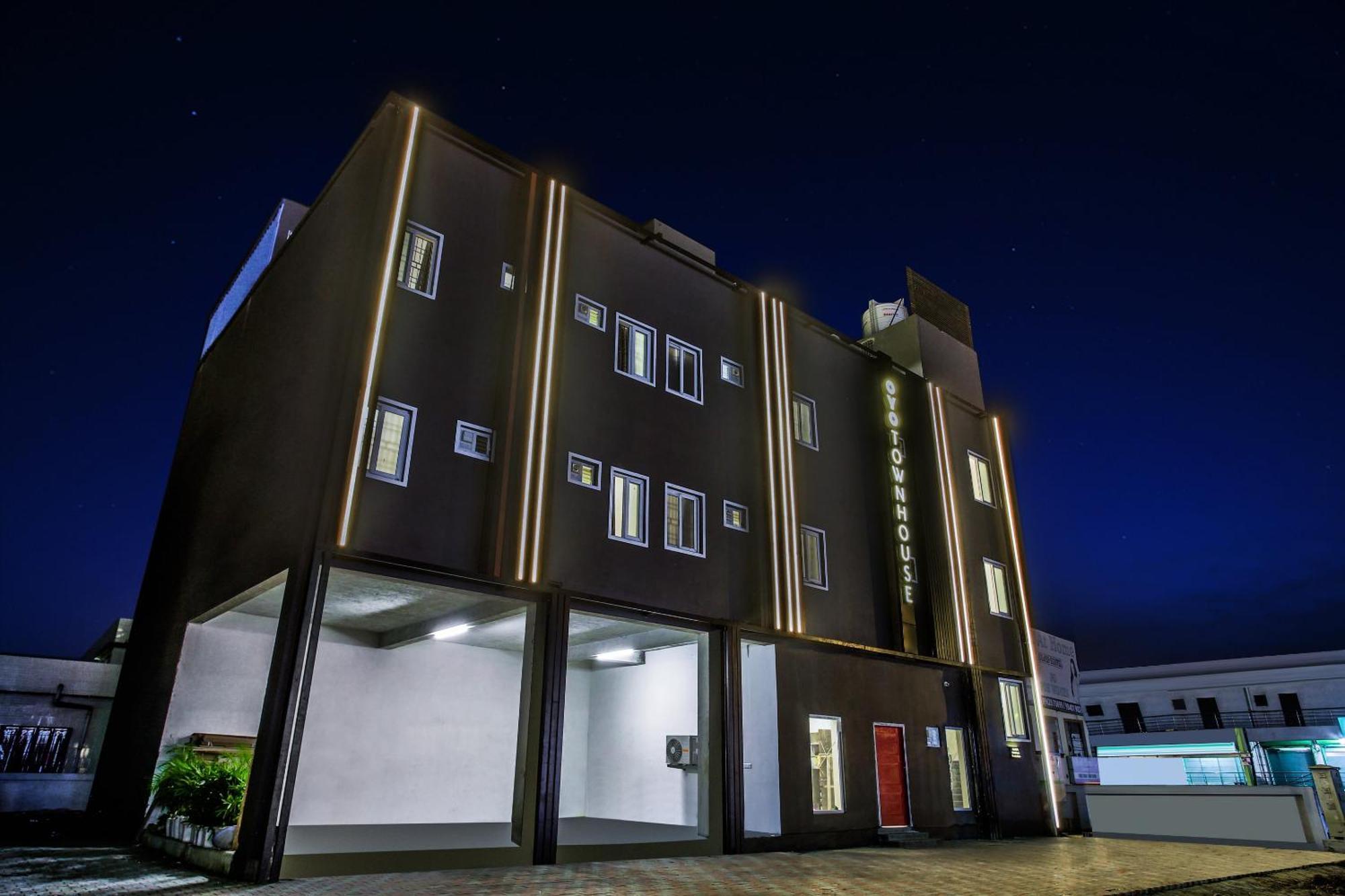 Super Townhouse Xotel Chennai Exteriör bild