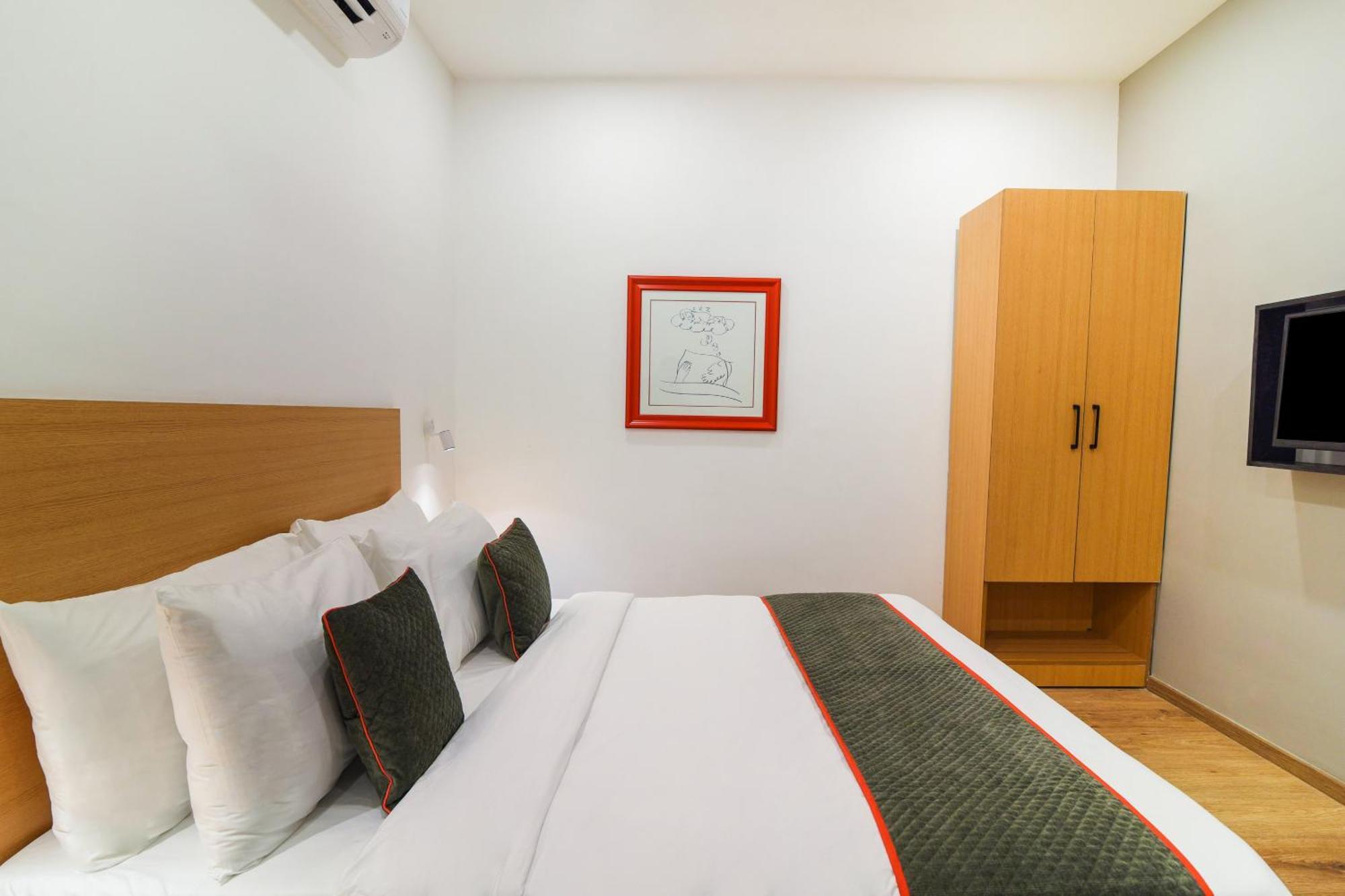 Super Townhouse Xotel Chennai Exteriör bild